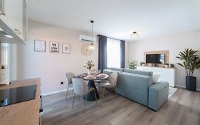 Apartment Lemm 500M From The Arena